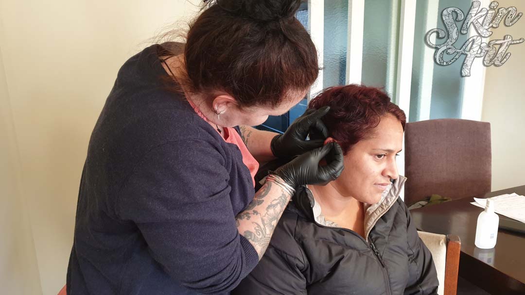 Skinart body piercing training archive photograph 19